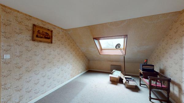 Maison 4 chambres avec terrain d'environ 800 m² ? Beau potentiel à Saint-Germain-du-Bois