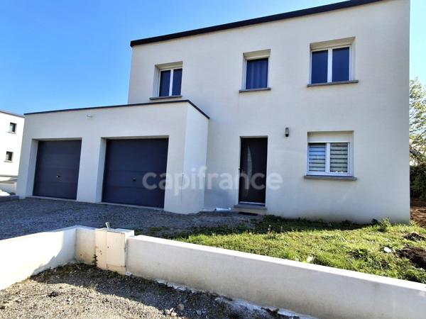 Maison à vendre de 2023. 5 pièces PLEUVEN (29) avec 4 chs Terrain 474 m2