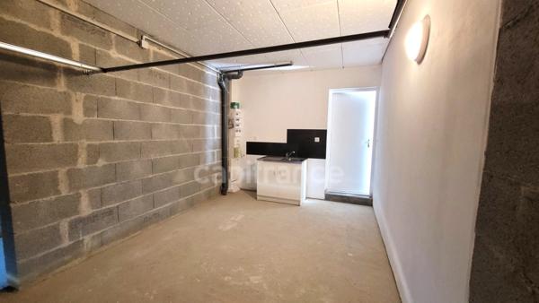 Maison à vendre de 2023. 5 pièces PLEUVEN (29) avec 4 chs Terrain 474 m2