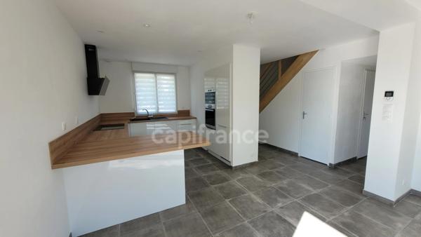 Maison à vendre de 2023. 5 pièces PLEUVEN (29) avec 4 chs Terrain 474 m2