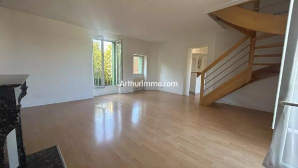 Location                                                      Appartement
                        
                     5 pièces                      78 m2                     à Sucy-en-Brie