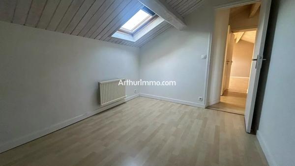 Location                                                      Appartement
                        
                     5 pièces                      78 m2                     à Sucy-en-Brie