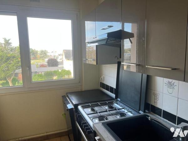 LAVAL, Appartement type 4