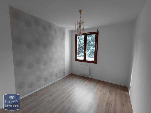 Appartement à louer 3 pièces 65.38m² Guéret (23000)