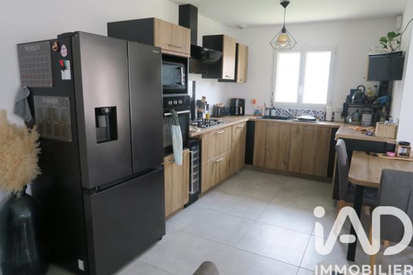 Maison à vendre 6 pièces 110 m² Saint-Julien-l'Ars