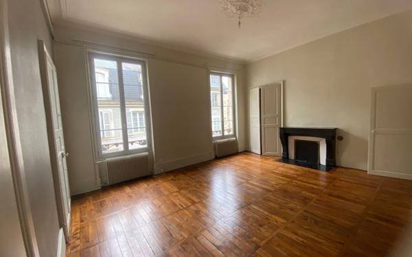 Appartement à louer    4 pièces • 140,57 m2 Nevers