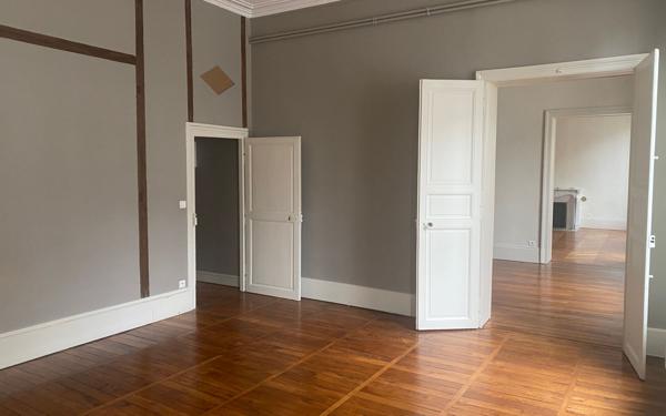 Appartement à louer    4 pièces • 140,57 m2 Nevers