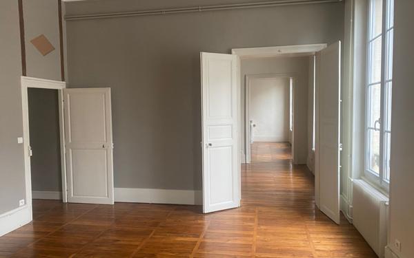 Appartement à louer    4 pièces • 140,57 m2 Nevers