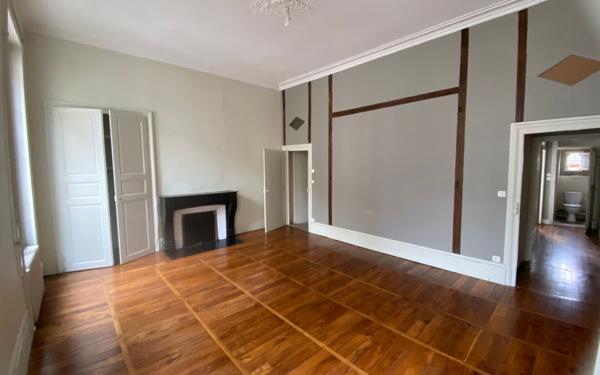 Appartement à louer    4 pièces • 140,57 m2 Nevers