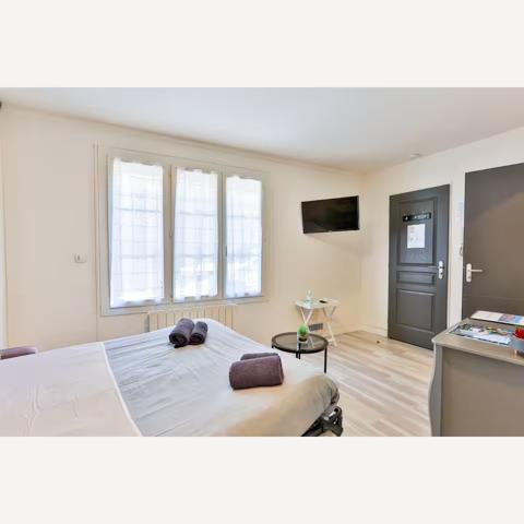 Immeuble
         3 pièces
        - 77 m² 179 900 €*