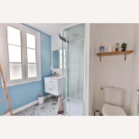 Immeuble
         3 pièces
        - 77 m² 179 900 €*