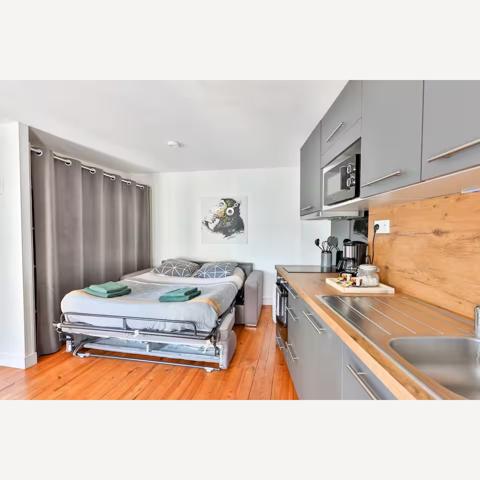 Immeuble
         3 pièces
        - 77 m² 179 900 €*