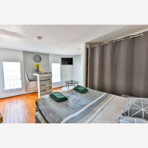 Immeuble
         3 pièces
        - 77 m² 179 900 €*