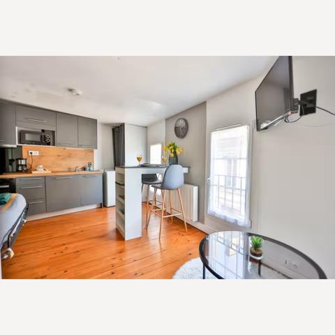 Immeuble
         3 pièces
        - 77 m² 179 900 €*