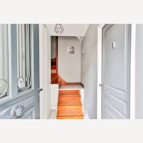 Immeuble
         3 pièces
        - 77 m² 179 900 €*