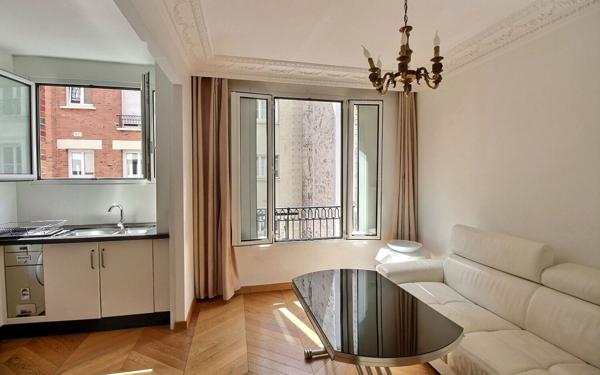 Appartement à vendre    2 pièces • 46,01 m2 Paris 12
