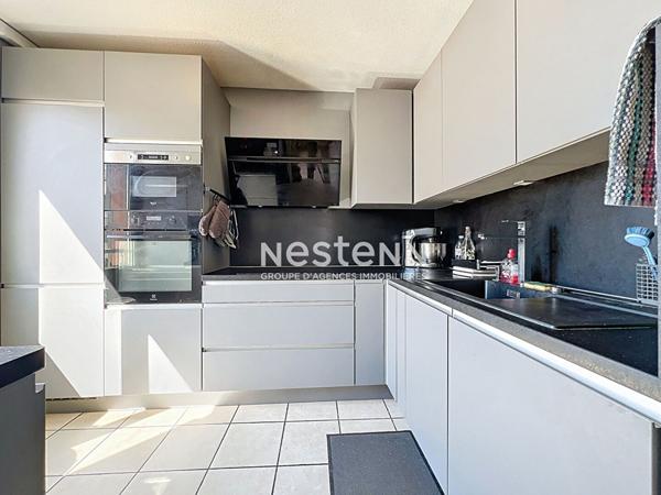 VALLAURIS - 5 pièces - 102m² - 2 Garages fermés - Dernier étage - SUD