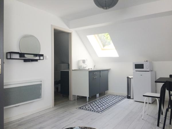 Besançon (25000) STUDIO MEUBLE PRET A S'INSTALLER