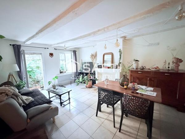 IMMEUBLE DE 5 LOGEMENTS + UNE COUR DANS LE CENTRE VILLE DE NIORT