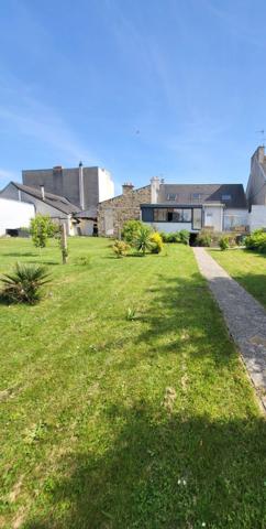 Maison à vendre 8 pièces LANVEOC (29)