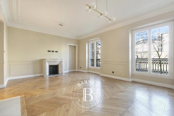 Paris 8ème, Appartement 2 Chambres -  71 m² à vendre