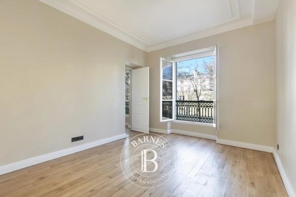 Paris 8ème, Appartement 2 Chambres -  71 m² à vendre