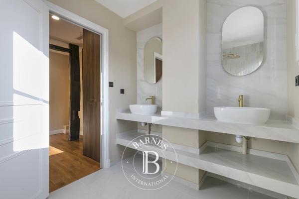 Paris 8ème, Appartement 2 Chambres -  71 m² à vendre