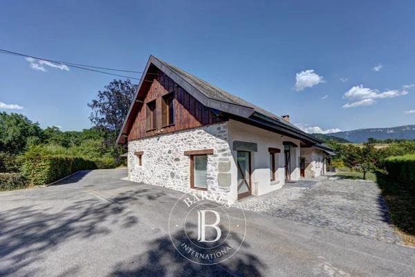 Rumilly, Maison 3 Chambres -  211 m² à vendre
