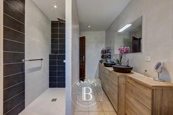 Rumilly, Maison 3 Chambres -  211 m² à vendre