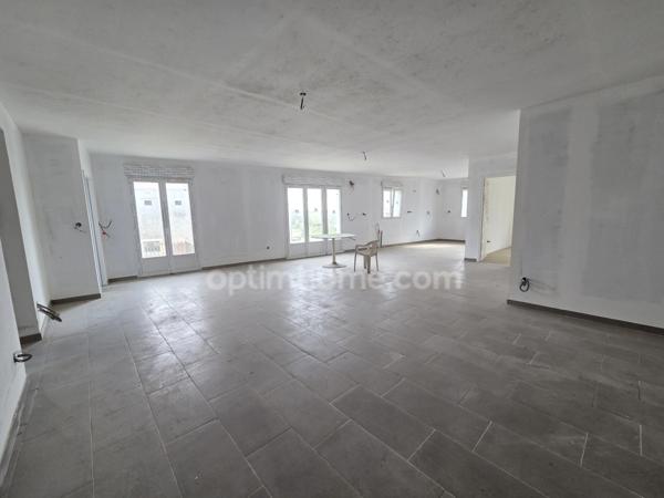 Maison à vendre 4 pièces, garage et vaste sous-sol proche de la Belgique et du Luxembourg