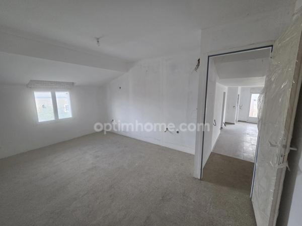 Maison à vendre 4 pièces, garage et vaste sous-sol proche de la Belgique et du Luxembourg