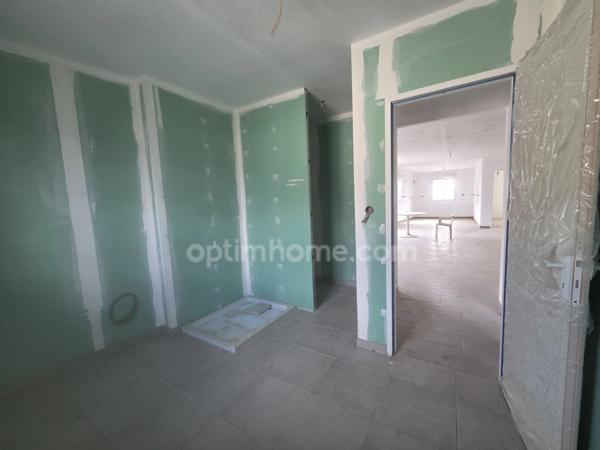 Maison à vendre 4 pièces, garage et vaste sous-sol proche de la Belgique et du Luxembourg