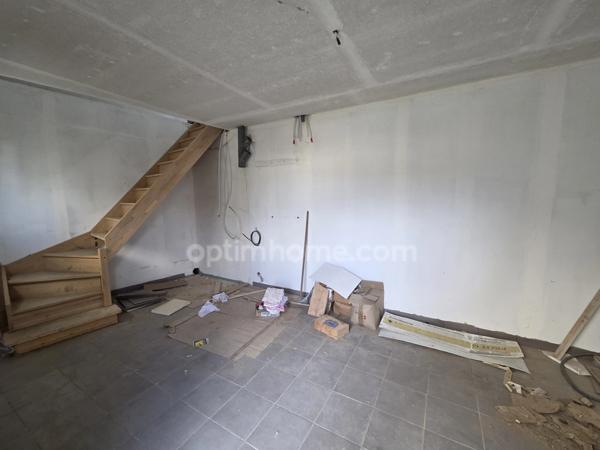Maison à vendre 4 pièces, garage et vaste sous-sol proche de la Belgique et du Luxembourg
