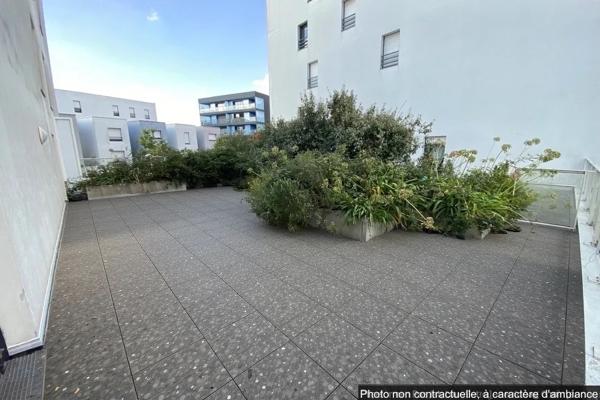 CROIX BONNEAU - T2 - 50 M2 + TERRASSE & BALCON + PK