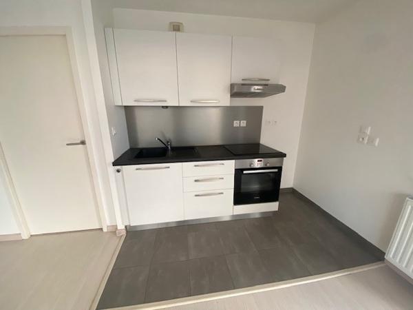 CROIX BONNEAU - T2 - 50 M2 + TERRASSE & BALCON + PK