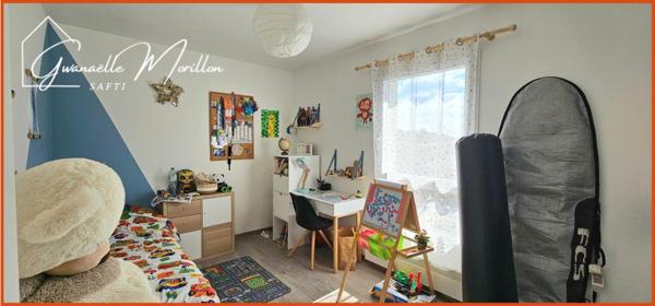 Contemporaine, au calme,proche écoles et commerces