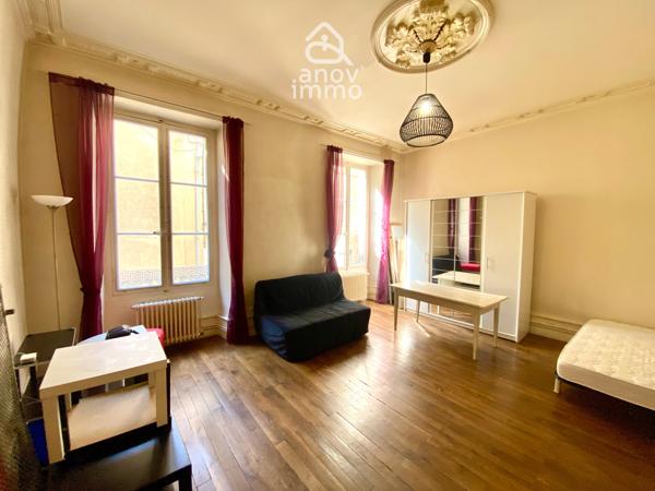 Studio
                                                                                                                                                                                                                                                                                                                        1 pièce(s)                                                                                                                                                                                                                                                                                                                              36.21  m²