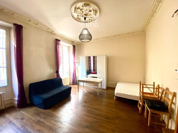 Studio
                                                                                                                                                                                                                                                                                                                        1 pièce(s)                                                                                                                                                                                                                                                                                                                              36.21  m²