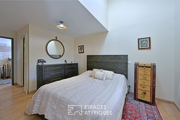 Quand la lumière réinvente une ancienne écurie