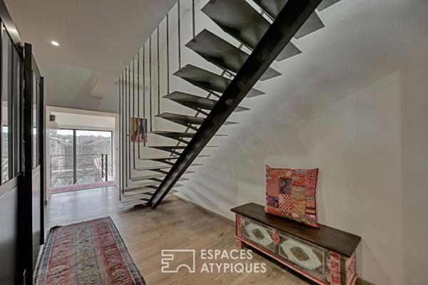 Quand la lumière réinvente une ancienne écurie