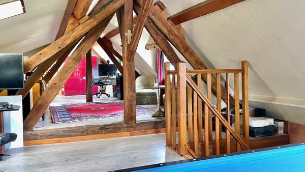Propriete
                                                                                                                                                                                                                                                                                                                        4 pièce(s)                                                                                                                                                                                                          2 chambre(s)                                                                                                                                                                                                          87  m²