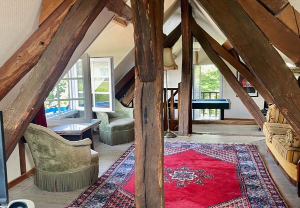 Propriete
                                                                                                                                                                                                                                                                                                                        4 pièce(s)                                                                                                                                                                                                          2 chambre(s)                                                                                                                                                                                                          87  m²