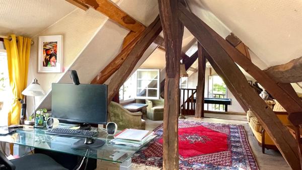 Propriete
                                                                                                                                                                                                                                                                                                                        4 pièce(s)                                                                                                                                                                                                          2 chambre(s)                                                                                                                                                                                                          87  m²