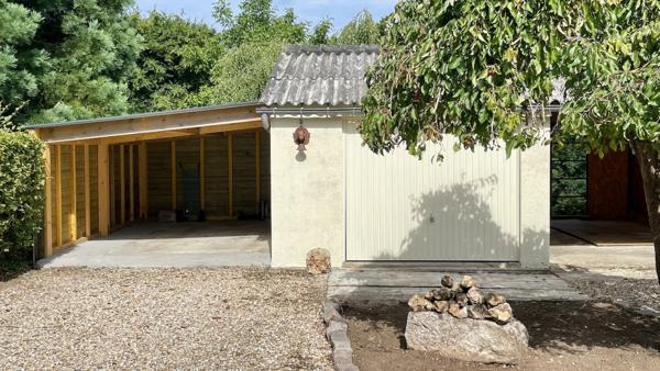 Propriete
                                                                                                                                                                                                                                                                                                                        4 pièce(s)                                                                                                                                                                                                          2 chambre(s)                                                                                                                                                                                                          87  m²