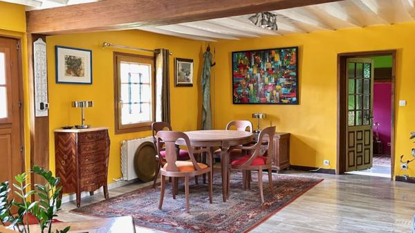 Propriete
                                                                                                                                                                                                                                                                                                                        4 pièce(s)                                                                                                                                                                                                          2 chambre(s)                                                                                                                                                                                                          87  m²