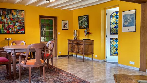 Propriete
                                                                                                                                                                                                                                                                                                                        4 pièce(s)                                                                                                                                                                                                          2 chambre(s)                                                                                                                                                                                                          87  m²