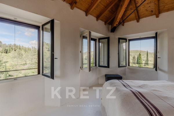 Maison d'architecte écologique 3 chambres 180 m² terrain 1,3 ha piscinable à vendre près Méditerrané