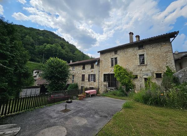 Maison 12 pièces 313m² à vendre à Cerdon 01450
