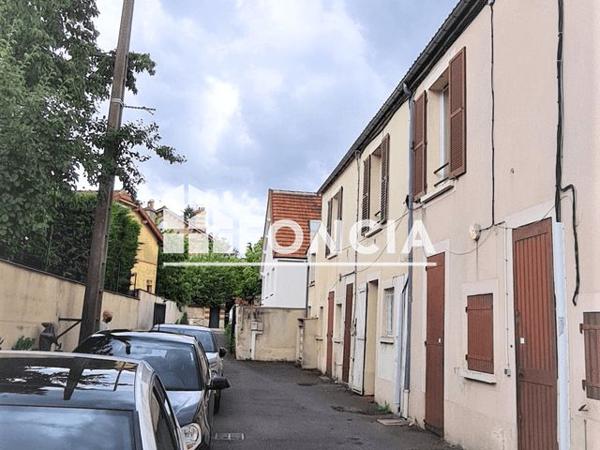 Location Appartement 2 pièces 30 m² - 45 BIS RUE CAMILLE FLAMMARION Melun 77000