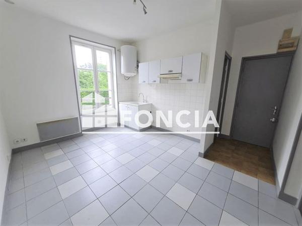 Location Appartement 2 pièces 30 m² - 45 BIS RUE CAMILLE FLAMMARION Melun 77000